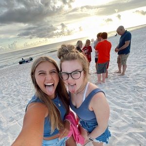 Meet your Posher, Alaina